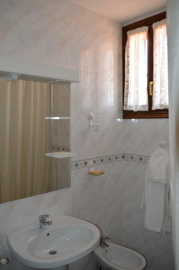 Labella - Hostal Rural Restaurante Ла-Калаорра Экстерьер фото